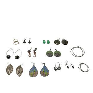 Earrings Lot of 13‎ Silvertone Goldtone Pierced Stud Dangle Mostly Unbranded